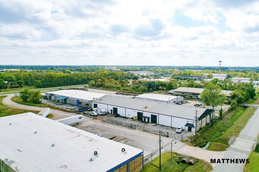 More Photos Of 8525 W Monroe Rd, Houston Manufacturing For Sale