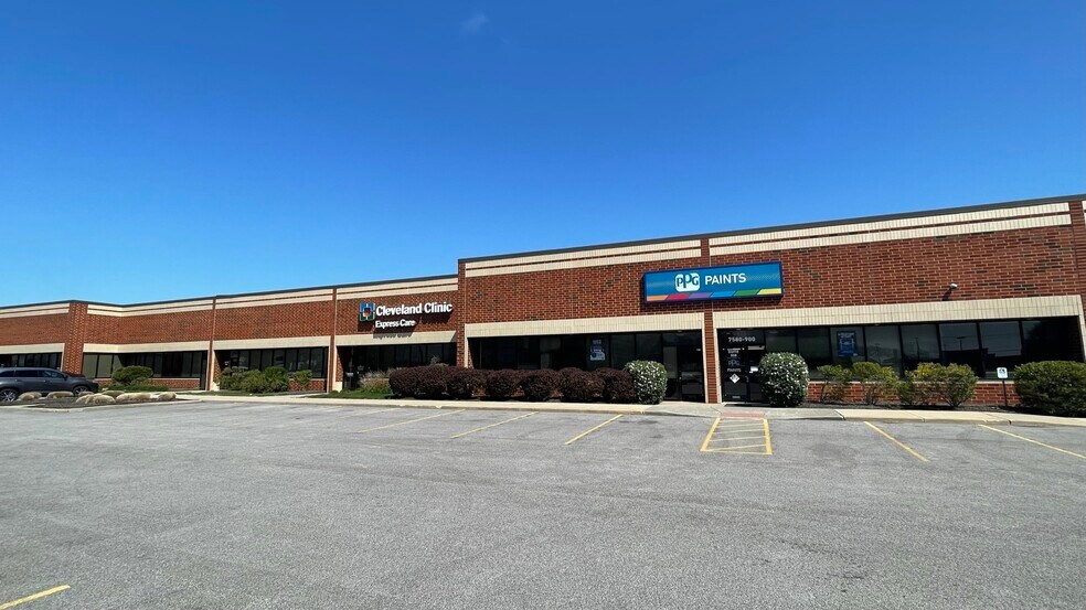 More Photos Of 7580 Northcliff Ave, Brooklyn Office For Lease