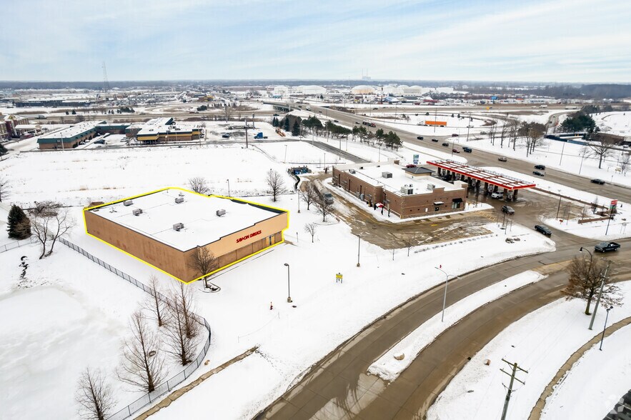 More Photos Of 22981 Hall Rd, Woodhaven Drugstore For Sale