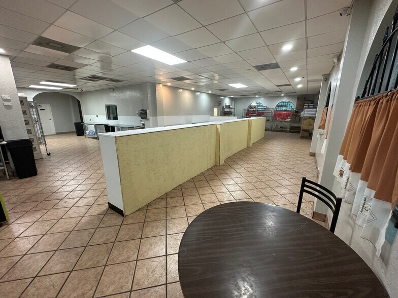 More Photos Of 7820 Fulton St, Houston Restaurant For Sale