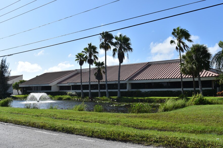 More Photos Of 12495 34th St N, Saint Petersburg Unknown For Lease