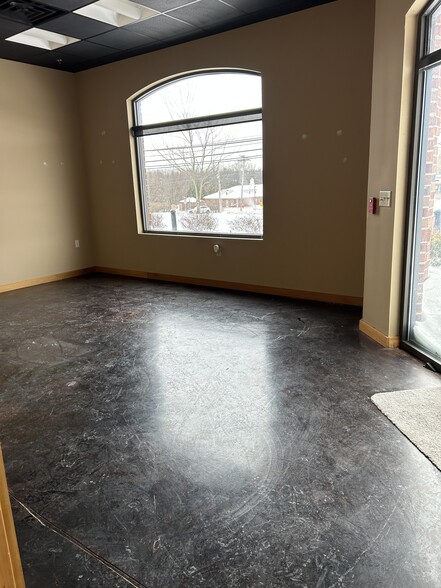 More Photos Of 422 US Highway 22 W, White House Station Storefront Retail Office For Lease