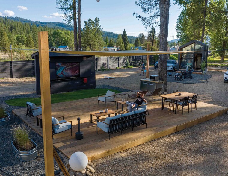 More Photos Of 102 Cottonwood St, Idaho City Hotel For Sale