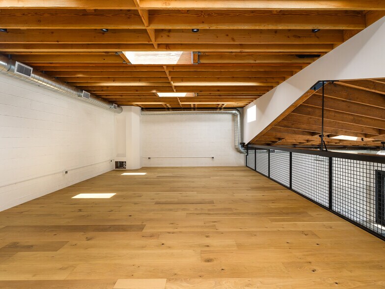 More Photos Of 131 Eucalyptus Dr, El Segundo Office For Lease