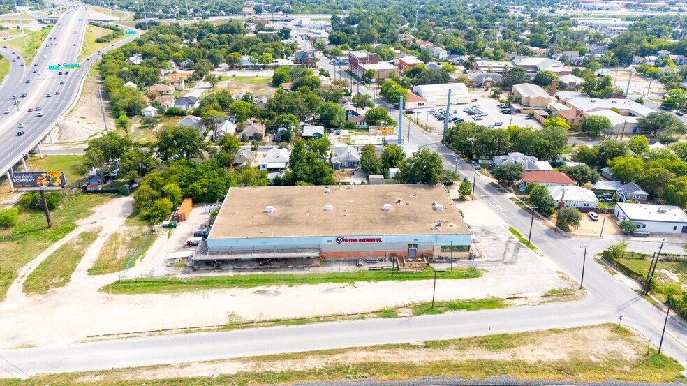 More Photos Of 2000 S Presa St, San Antonio Flex For Sale