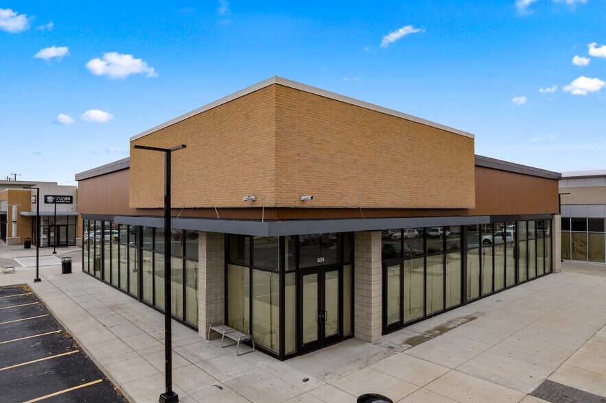 More Photos Of Woodward Ave, Royal Oak Unknown For Lease