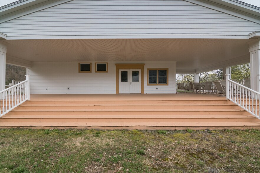 More Photos Of 154 S Mountain Rd, Northfield Schools For Sale