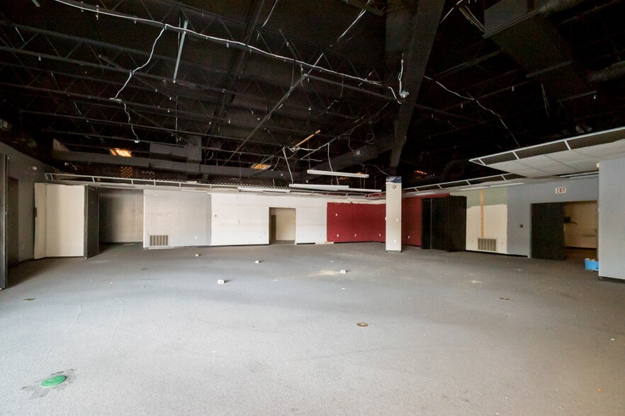 More Photos Of 5810 Kirkwood Hwy, Wilmington Unknown For Lease