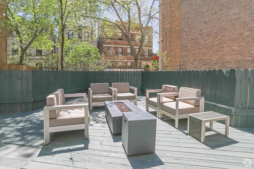 More Photos Of 2623-2627 N Clark St, Chicago Apartments For Lease