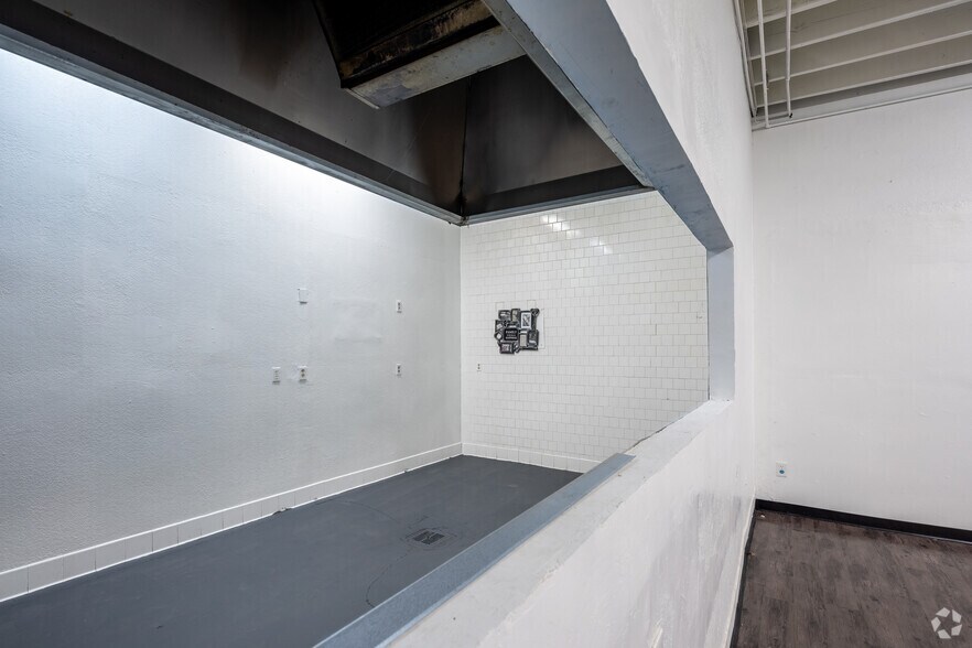 More Photos Of 8129 San Pedro St, Los Angeles Storefront For Sale