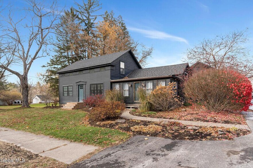 More Photos Of 5922-5926 NY-81, Greenville Light Manufacturing For Sale