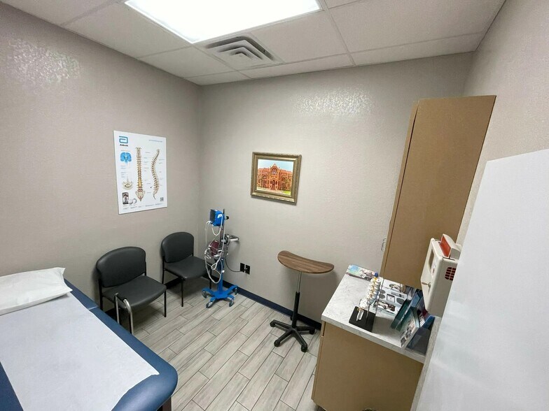 More Photos Of 19750 W Highway 46, Spring Branch Storefront For Lease