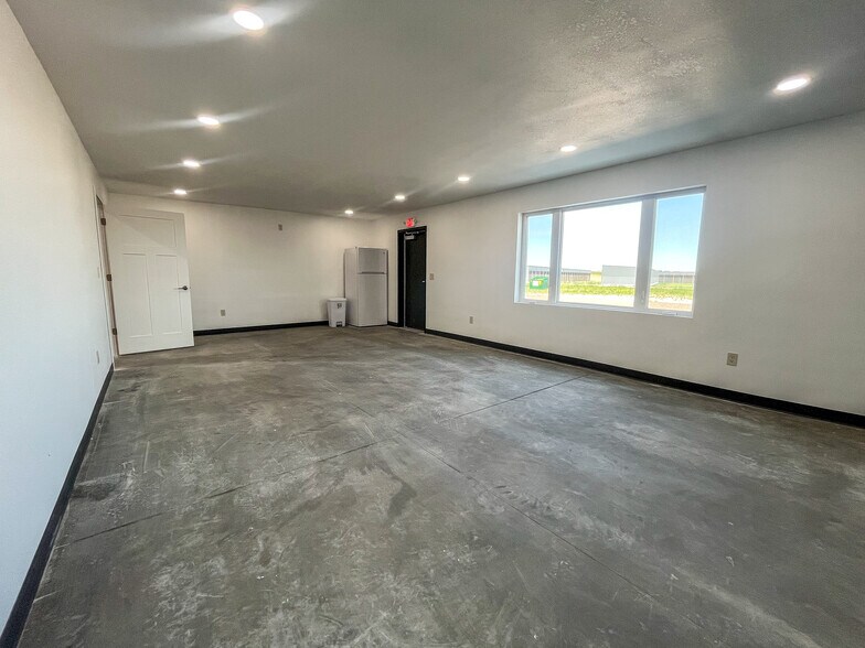 More Photos Of 449 Cimarron dr, Box Elder Industrial For Lease