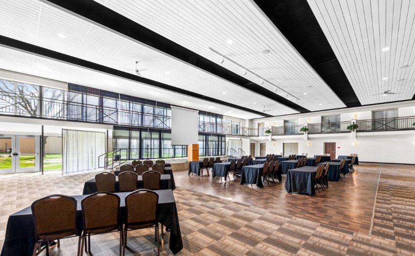 More Photos Of 265 33rd Ave, Columbus Hotel For Sale