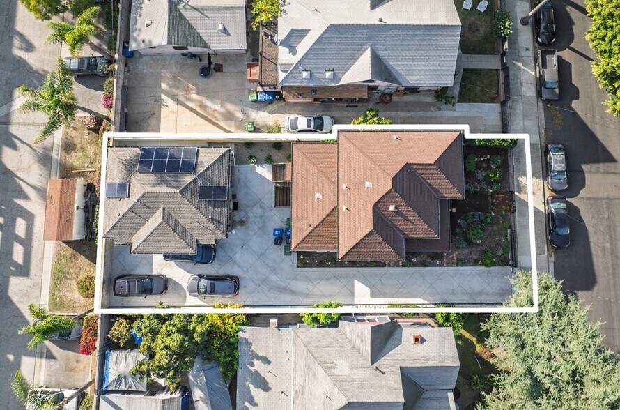 More Photos Of 1140 W 25th St, Los Angeles Multifamily For Sale