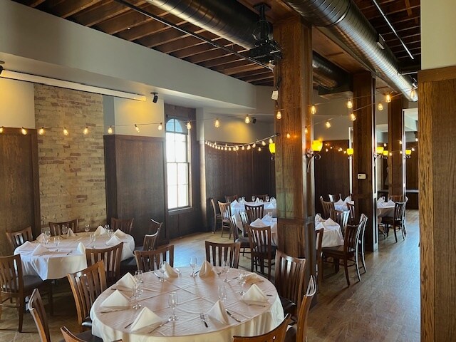 More Photos Of 98 W Main St, West Dundee Restaurant For Lease