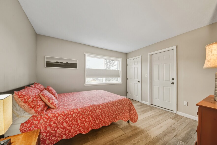 More Photos Of 798 Route 100, Wilmington Flex For Sale