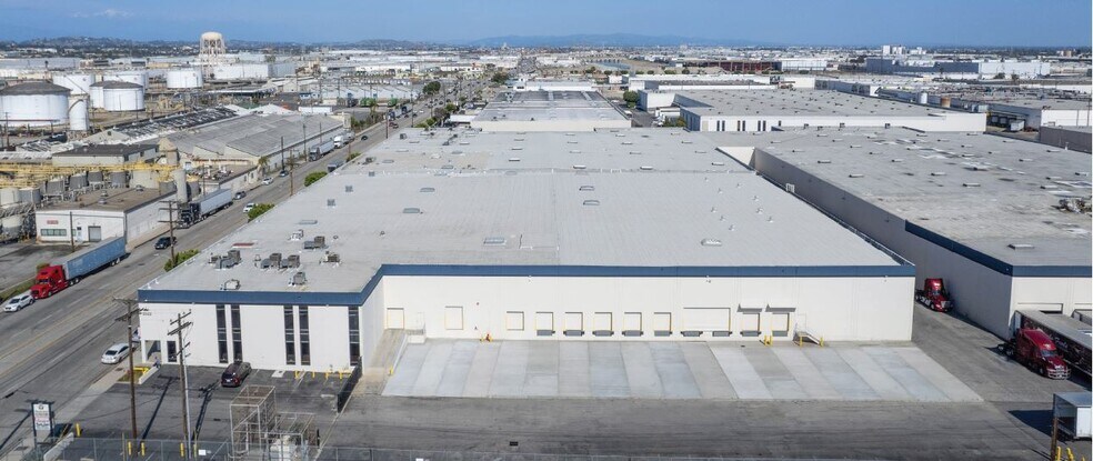 More Photos Of 2522 E 37th St, Vernon Distribution For Lease