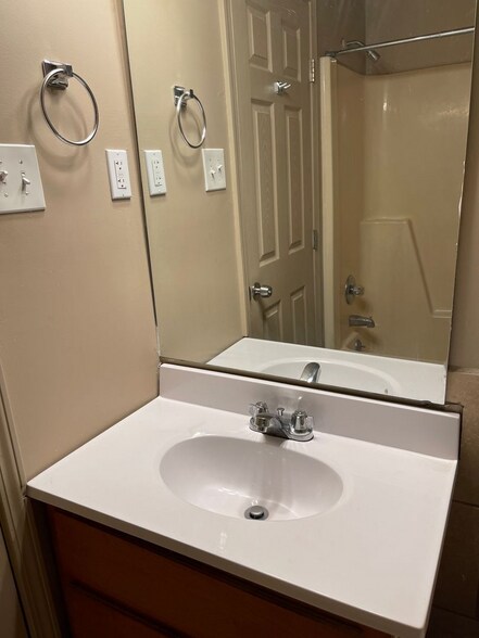 More Photos Of 2601 Cole St, Tuskegee Institute Apartments For Sale