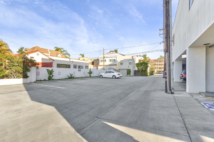 More Photos Of 5353 E 2nd St, Long Beach Storefront Retail Office For Lease