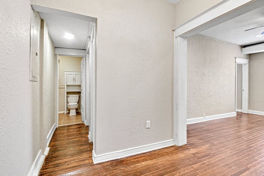 More Photos Of 1114 E Armour Blvd, Kansas City Apartments For Sale