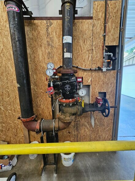 More Photos Of 6221 Monticello Rd, Columbia Warehouse For Lease