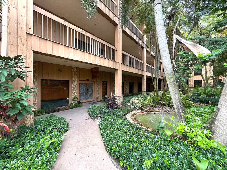 More Photos Of 7800 W Oakland Park Blvd, Sunrise Medical For Sale