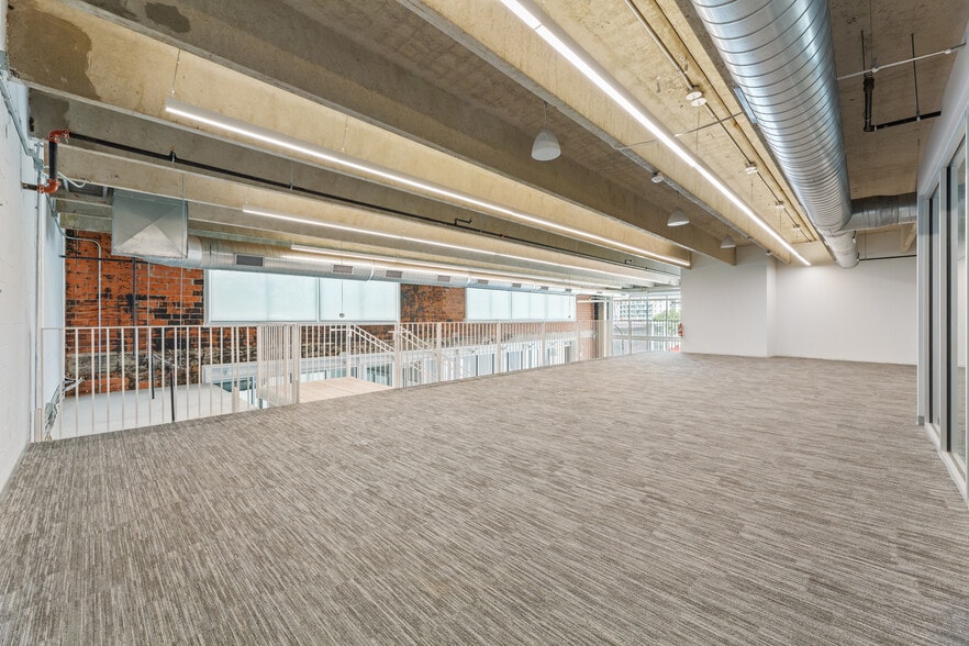 More Photos Of 979 Springdale Rd, Austin Office For Lease