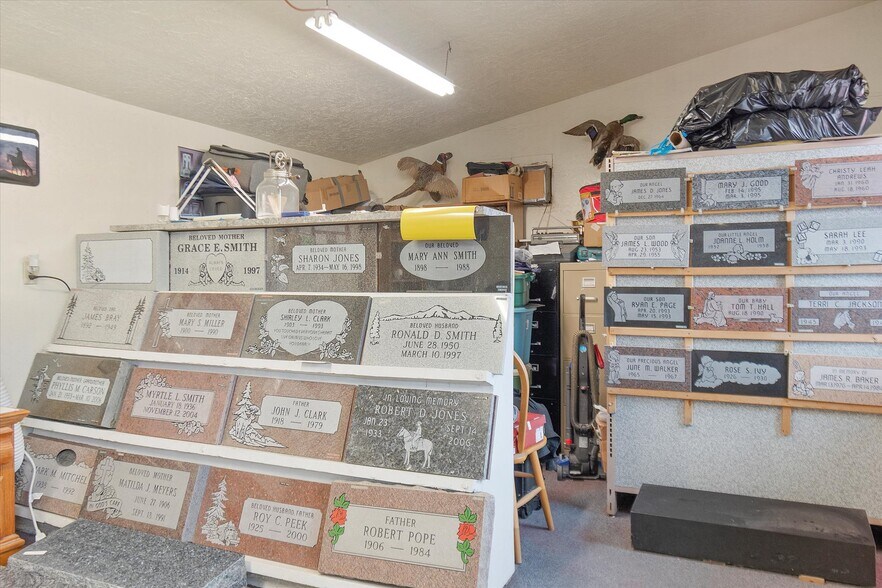 More Photos Of 101 Academy St, Kelso Distribution For Sale