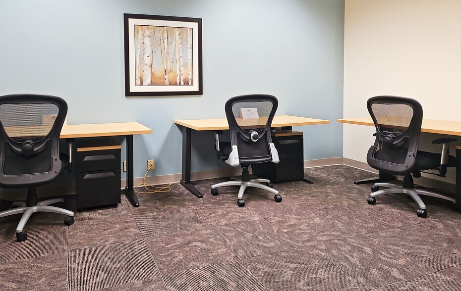 More Photos Of 9465 Counselors Row, Indianapolis Coworking Space