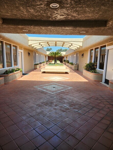 More Photos Of 2331 W Lincoln Ave, Anaheim Office For Lease