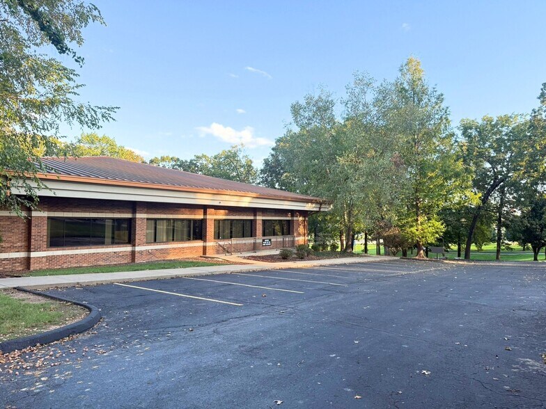 More Photos Of 3801 E Sunshine St, Springfield Office For Sale