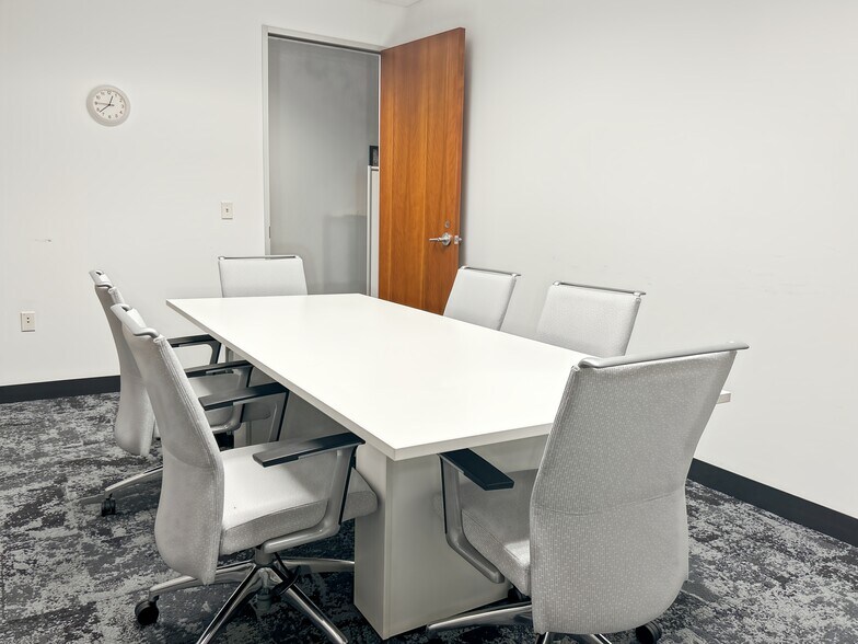 More Photos Of 11815 Fountain Way, Newport News Coworking Space