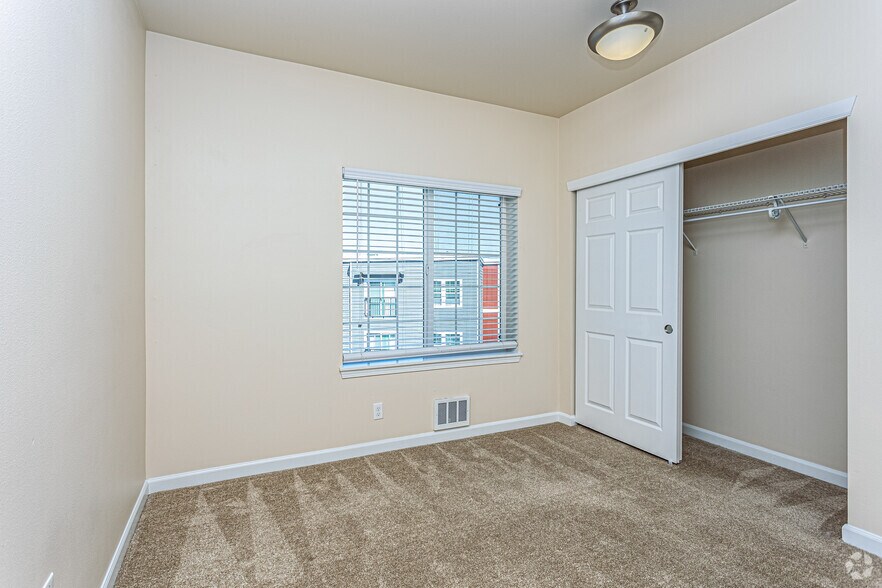 More Photos Of 1430 Wilmington Dr, Dupont Apartments For Lease