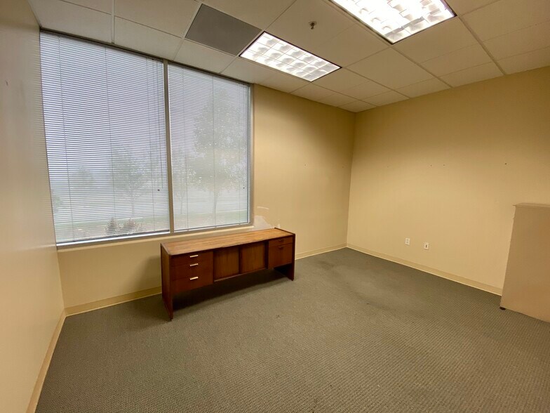 More Photos Of 18705 Madrone Pky, Morgan Hill Research And Development For Lease