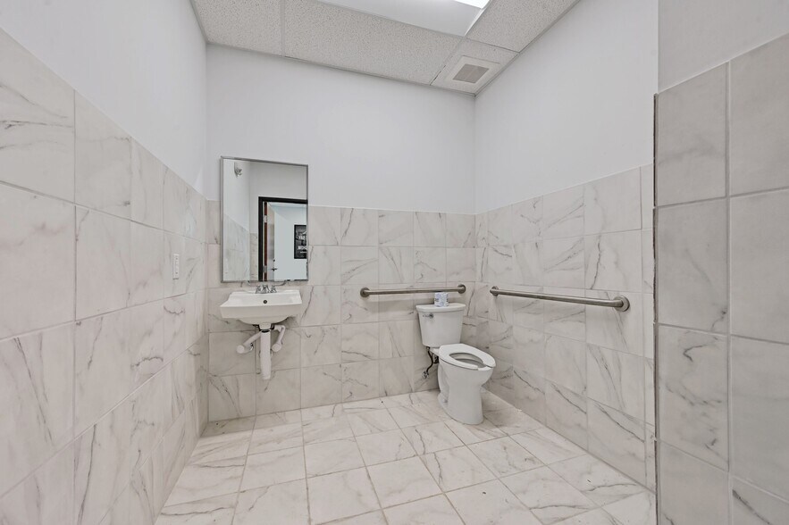 More Photos Of 2050 Double Creek Dr, Round Rock Medical For Lease