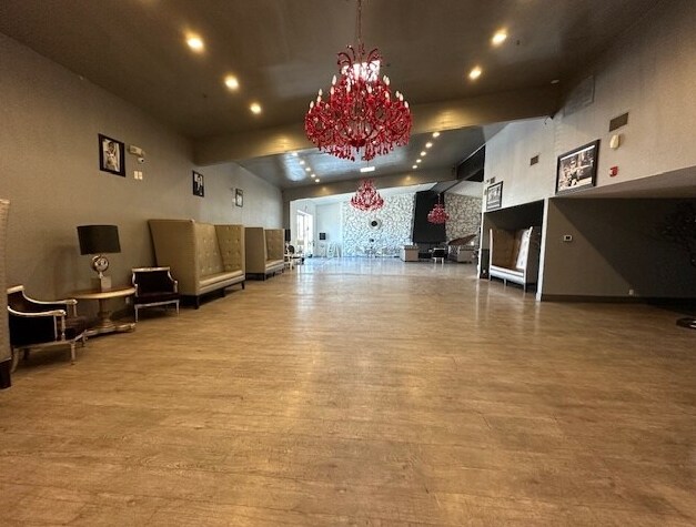 More Photos Of 14173 Green Tree Blvd, Victorville Restaurant For Lease