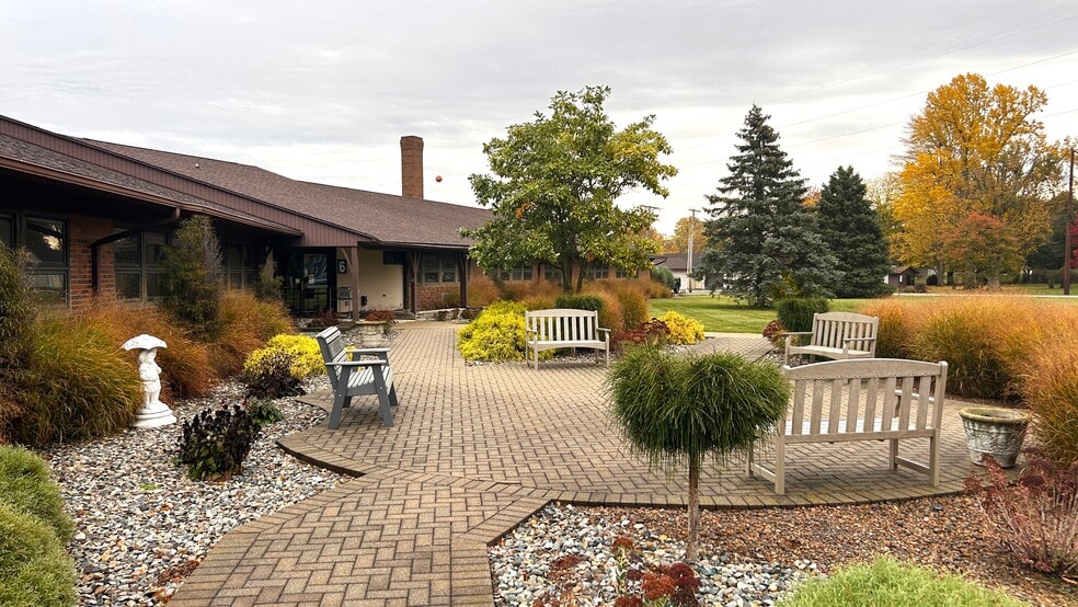 More Photos Of 208 Columbus St, Hicksville Hospital For Sale