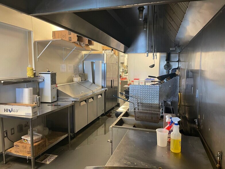 More Photos Of 12341 FM 1960 Rd W, Houston Restaurant For Lease