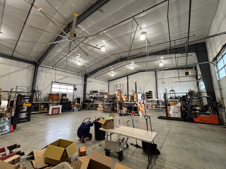 More Photos Of 3727 McDougall Ave, Everett Flex For Lease