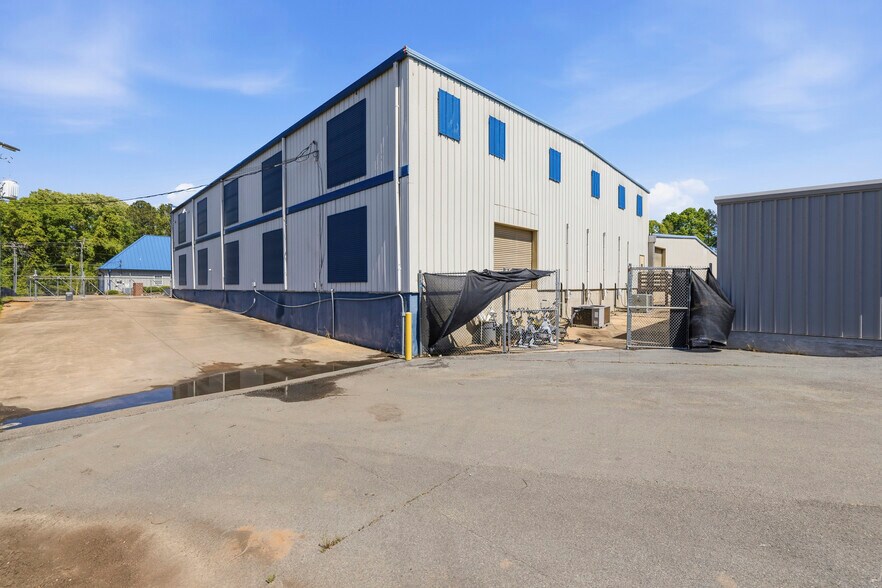 More Photos Of 966 Greensboro Rd, Eatonton Flex For Lease
