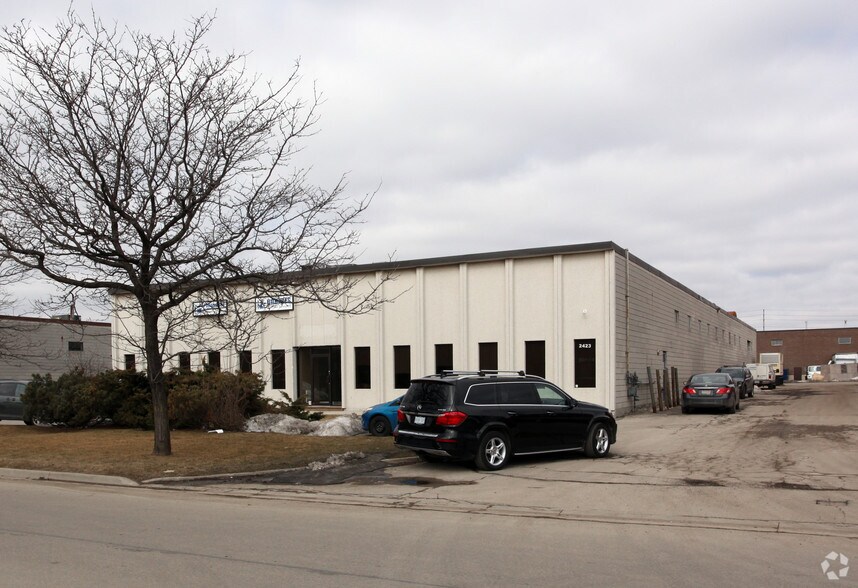 More Photos Of 2423 Anson Dr, Mississauga Warehouse For Lease