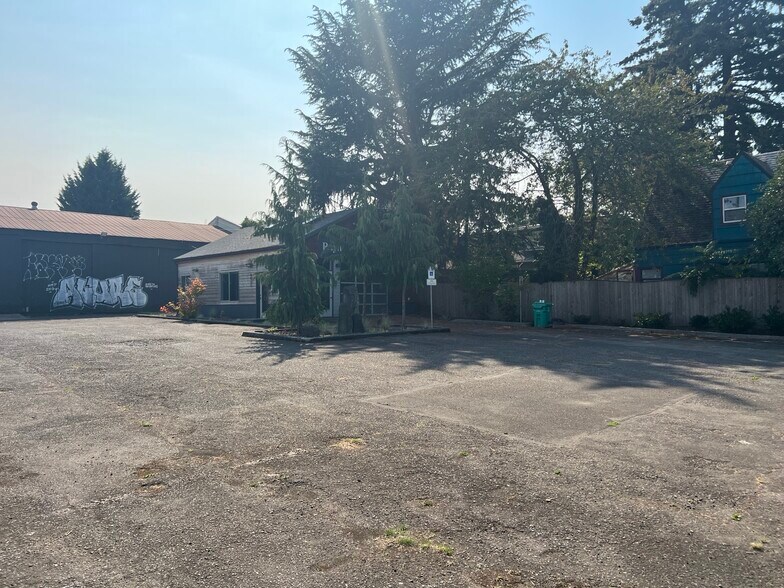 More Photos Of 6931 NE Martin Luther King Jr Blvd, Portland Auto Repair For Sale