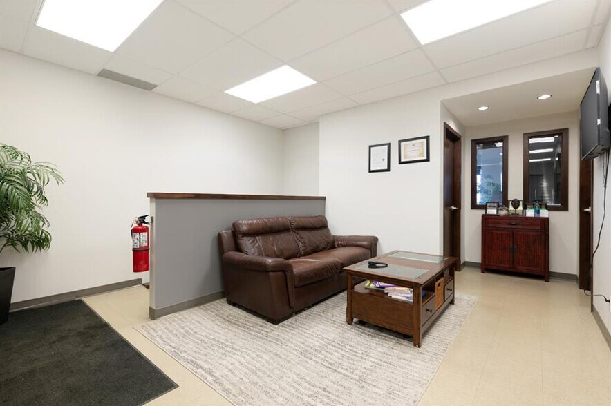 More Photos Of 380 Mackenzie Blvd, Fort McMurray Warehouse For Lease