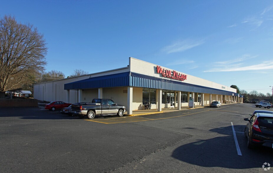 More Photos Of 2500 W Franklin Blvd, Gastonia Unknown For Lease