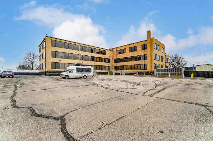 More Photos Of 425 N Findlay St, Dayton Medical For Lease