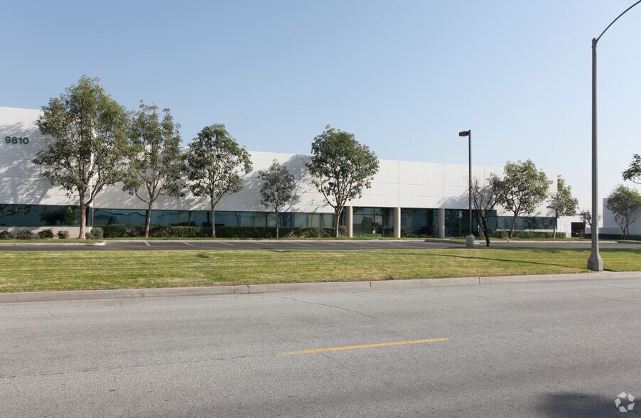 More Photos Of 9820 Bell Ranch Dr, Santa Fe Springs Warehouse For Lease