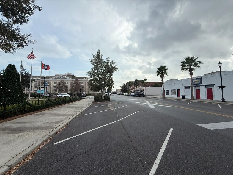More Photos Of 1513 24th Ave, Gulfport Office For Sale
