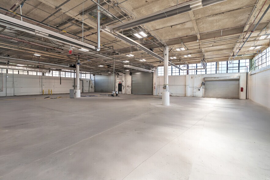 More Photos Of 2710 49th Ave, Long Island City Warehouse For Lease