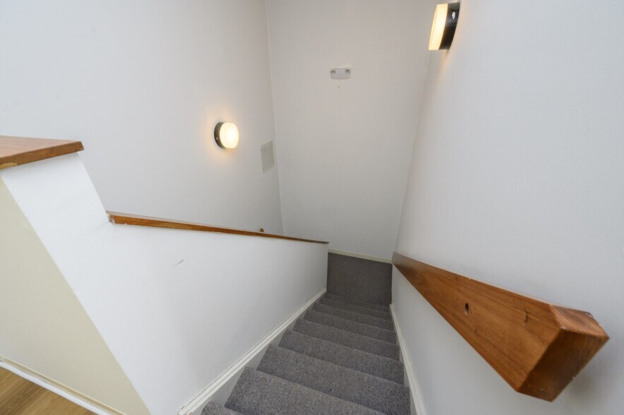 More Photos Of 178 Tamarack Cir, Skillman Office For Sale